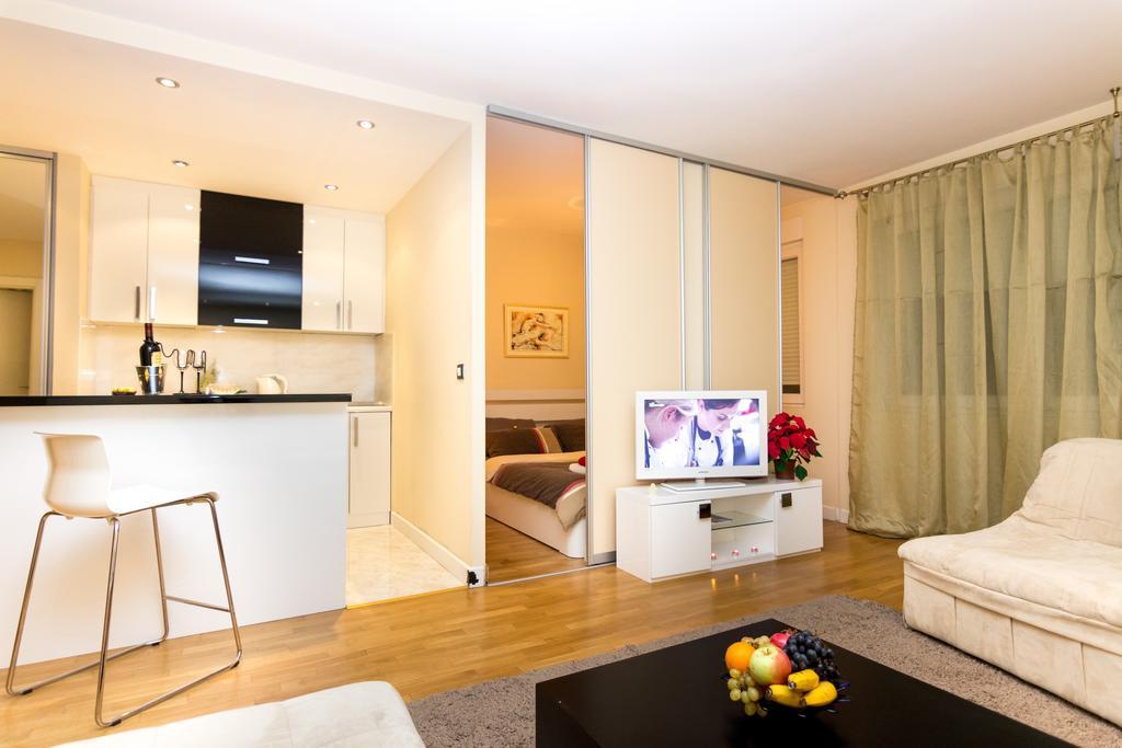 Slavija Square Apartments Belgrado Habitación foto